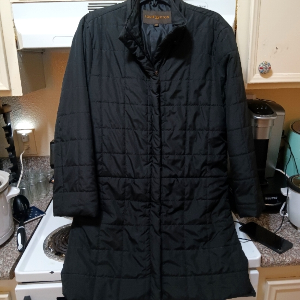 LOUS VUITTON XL BLACK POLYESTER SNAP BUTTON/ZIPPERED MID LENGTH PUFFER JACKET🥴